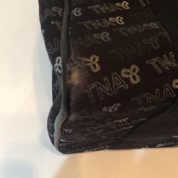 Vintage TNA Duffle‎ Bag (Aritzia) - Picture 7 of 7